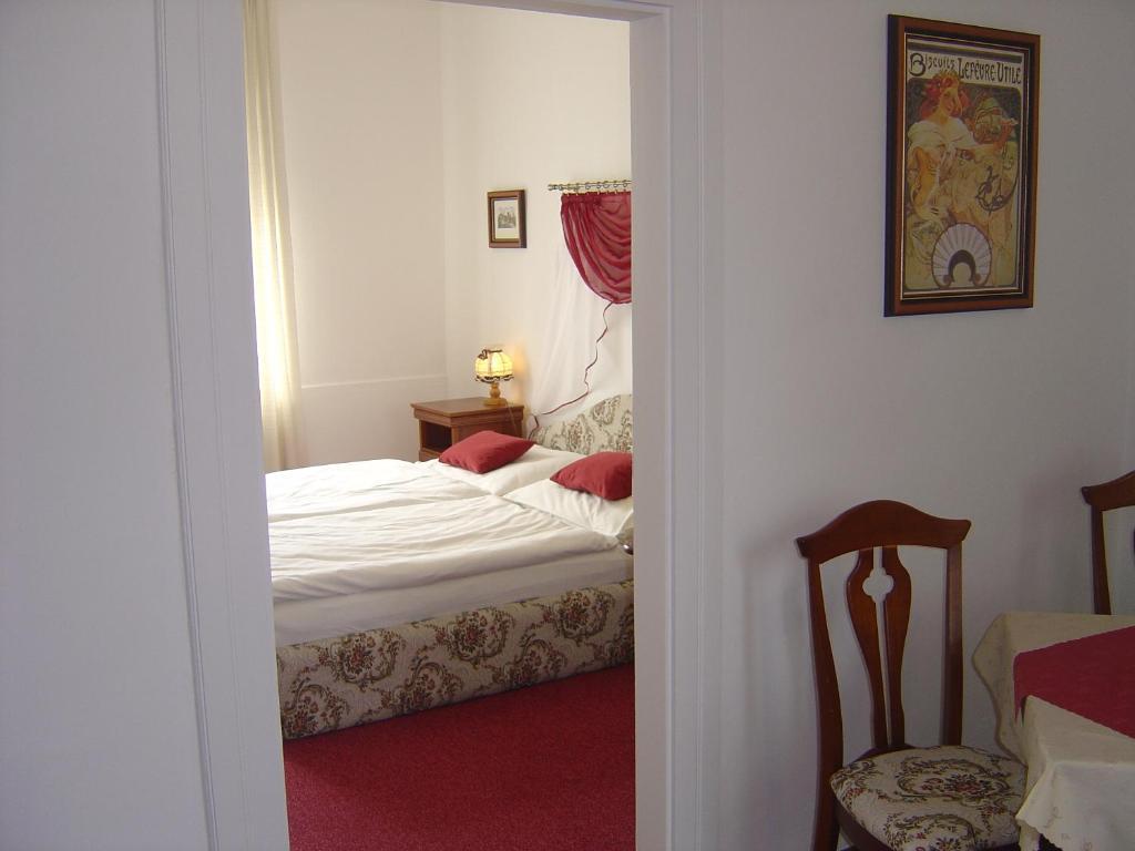 Hotel Excellent Прага Номер фото