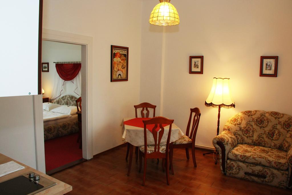 Hotel Excellent Прага Екстер'єр фото